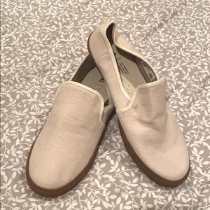 Toms slip ons